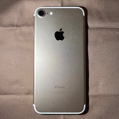 【ネット決済・配送可】iPhone7 Gold 128GB(au...