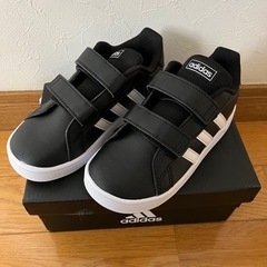 【新品未使用】adidasキッズシューズ16cm