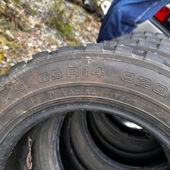 175/65r14 フルピン スパイクタイヤ 4本