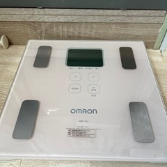 体重計 OMRON HBF-214-BK