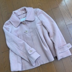 ピンクの丈短めジャケット