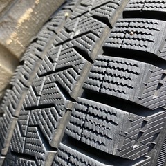スタッドレスタイヤ　225/60/R17