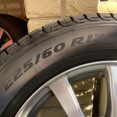 スタッドレスタイヤ　225/60/R17
