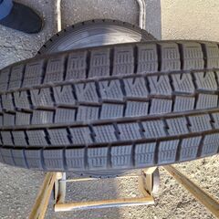 ダンロップ VW01 175/65R15 中古スタッドレスタイヤ...