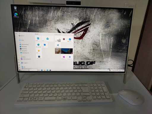 デスクトップパソコン FUJITSU i7 7700HQ /DDR4 8GB/SSD 512GB/MADE IN JAPAN