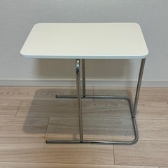 【受渡決定済】IKEAサイドテーブル ホワイト