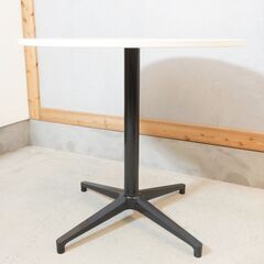 Vitra(ヴィトラ)社のBistro table(ビストロテーブル) ホワイト