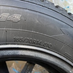 ご購入者様決定致しました！165/70  R14インチほぼ新品スタッドレスタイヤ、中古ホイール付き❗️