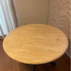 早く売りたいです！！ダイニングテーブル　雑貨テーブル円卓　欧米　アンティーク