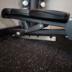 【ほぼ新品】KONGOUのアジャスタブルベンチ(プロ)です