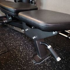 【ほぼ新品】KONGOUのアジャスタブルベンチ(プロ)です