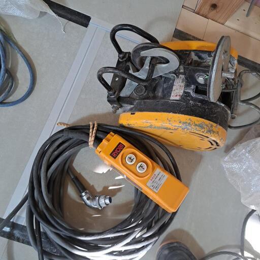 ☆ 中古品 RYOBI リョービ　電動ウィンチ　WI-125 100V 吊荷重130kg リモコン付 RYOBI ウインチ 130kg WI-125 中古 2台あり ☆ 中古品 RYOBI リョービ