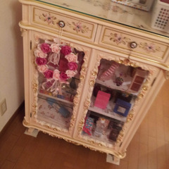 値下げ　ガラス　猫足　キャビネット