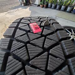 美品スタッドレスタイヤホイールセット