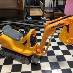 【リサイクルサービス八光】幅26cm コマツ　ショベルカー　乗用玩具