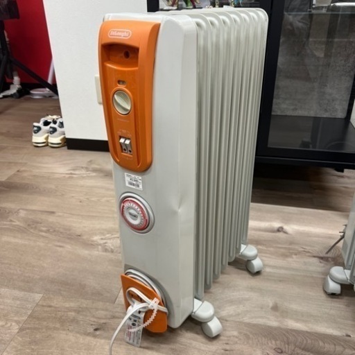 デロンギ：オイルヒーター /H770812EFSN-GY デロンギ オイルヒーター