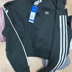 新品未使用　定価7000円　レディース　adidasトレーナー