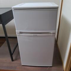2018年に買ったホワイトのミニ冷蔵庫です。