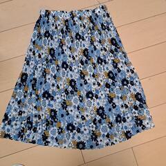【値下げ】新品　花柄スカート
