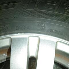 【値下げ】ハイエース用ホイール付きスタッドレスタイヤ🎶