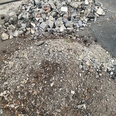 コンクリートガラ　石やガラ混じりの土お譲りします。