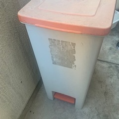【無料】ゴミ箱、屋外用