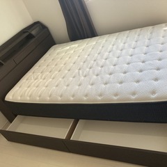 ニトリ　セミダブルのベッド枠＋ベッドマット