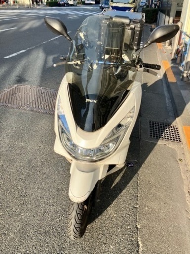 ホンダPCX125 型式JF56 ホワイト