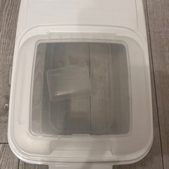 『引き渡し者決定』米櫃　プラスチック製