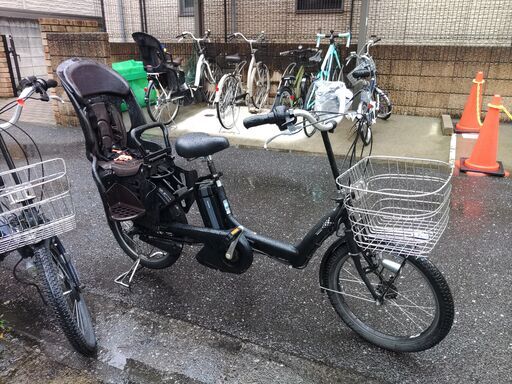 213安心の無料保証；点検サービス付きバカ良心的な中古電動自転車屋  土日もお子様と土足のままご試乗可能です。バカ親切な電動自転車屋  ️２０インチ、２６インチ各種・電動自転車、チャイルドシート、２人乗り、３人乗り、   オプション無料。後ろチャイルドシートをかごに変更して１人乗りに変更も可能です。  １回の充電で３０ｋｍ以上の走行が可能です。山手線を半周くらいの距離を走れます。  バッテリーは、新品の９０％以上の性能を保持していて、コンディション良好です。  ２０イン