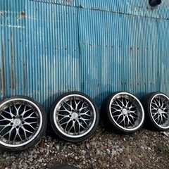 LEXUSE 4 RIMS 1 壊れている。