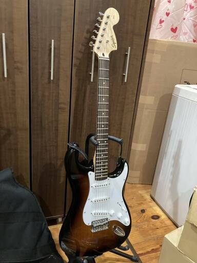 Fender フェンダー スクワイヤー Squier エレキ ギター ソフトケース ストラップ付 使用少 傷無し 良品 状態良 ストラト