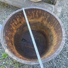 昭和レトロ 古民具 古民家の五右衛門風呂 鉄製風呂釜 旧家の五右衛門風呂 昭和レトロ 古民具 古民家の五右衛門風呂 鉄製風呂釜 旧家