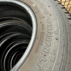 スタッドレスタイヤ　195/75R15 ﾗｲﾄﾄﾗｯｸ 2ﾄﾝ トーヨータイヤ