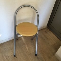 折り畳み式パイプ椅子　