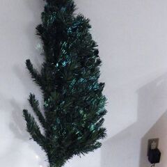 無料　クリスマスツリー　高さ約1.3ｍ　照明で光ります