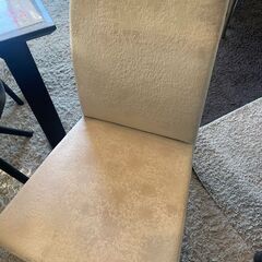 ダイニング５点セット　（テーブル→カリモク）