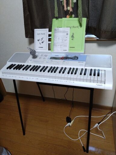 CASIO　LK-515 光ナビゲーション　電子キーボード