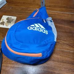 adidasのサッカーバッグ