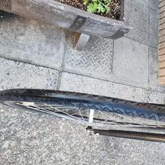 🥇🥇　クロスバイク　７００ｘ２８ｃ　７変速　フレーム　アルミ　配達可能