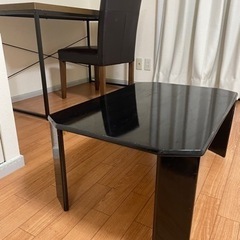 ニトリのテーブル&椅子、折りたたみテーブル