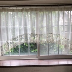 出窓用カーテン