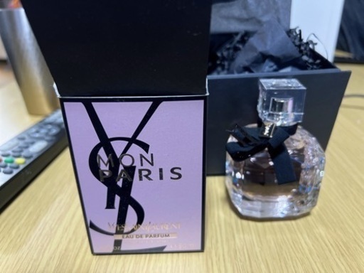 香水 YVES SAINT LAURENT