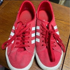 24cm adidas の赤いスニーカー