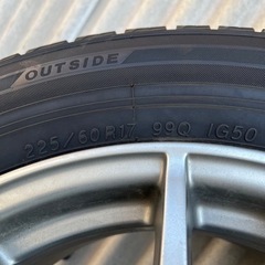 スタッドレスタイヤ（225 60 R17）
