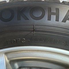 スタッドレスタイヤ（225 60 R17）