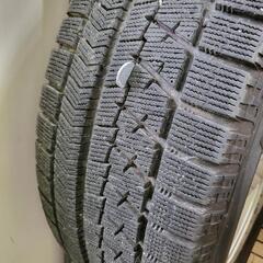 ②スタッドレスタイヤ（ホイール付）
