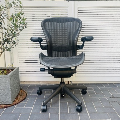 《売約済》Aeron Chairs ハーマンミラー hermanmiller アーロンチェア 検　Bサイズ　Bタイプ　フル　フル装備　ランバーサポート　スタンダード　タイプ　座メッシュ KOKUYO  ing Gliding Chair コクヨ　イング　スチールケース　steelcase　デスクチェア　OAチェア　展示品　メッシュ　ポリッシュ　OKAMURA オカムラ コンテッサ Contessa