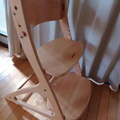 子供用椅子　　高さ調整可能