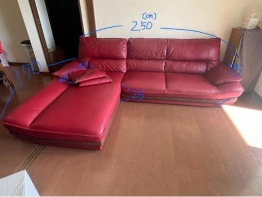 赤のソファー　値下げします。